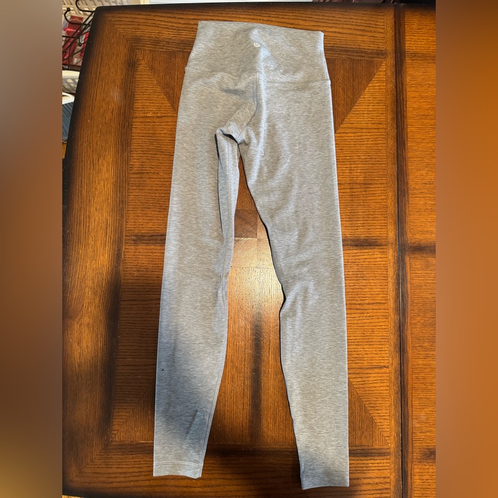 Lululemon size 4 never worn- align
